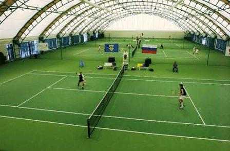 Строительство теннисных кортов, крытые теннисные корты.